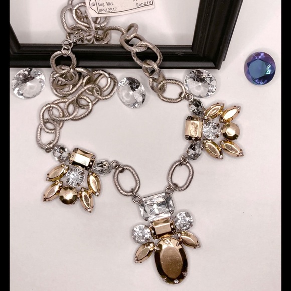 Glamorous Draping Calvicle BIB Statement Necklace - Picture 6 of 8